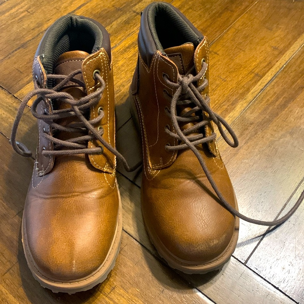 Boys Brown Boots size Youth 5
